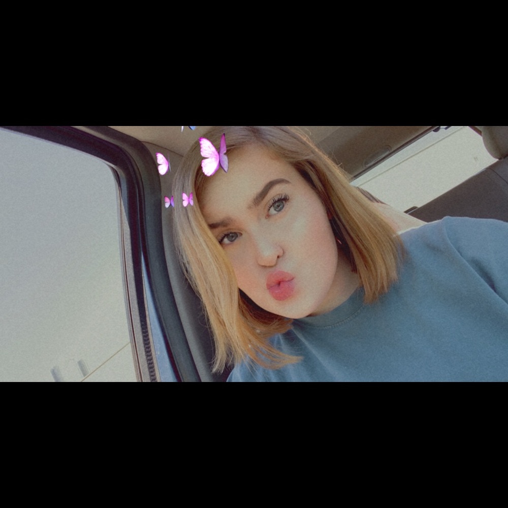 Meet your Posher, Makayla